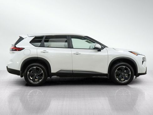 Certified 2026 Nissan Rogue SV AWD/4WD image 6