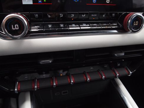 Used 2023 GMC Canyon AT4X w/ Edition 1 image 19