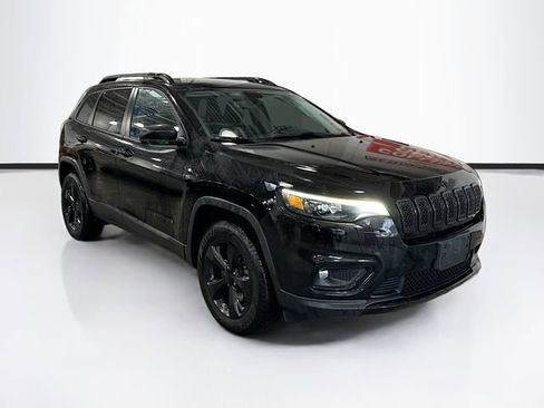 Used 2019 Jeep Cherokee Latitude Plus image 3