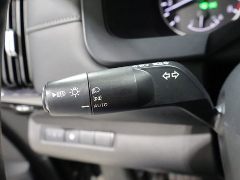 Used 2024 Nissan Pathfinder S AWD/4WD image 35