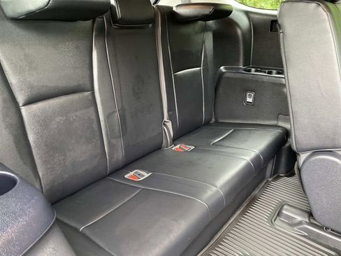 Used 2020 Toyota Highlander XLE image 21