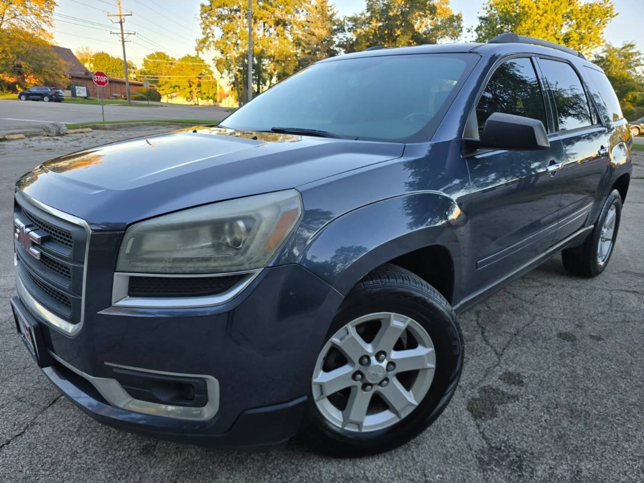 Used 2013 GMC Acadia SLE FWD image 1