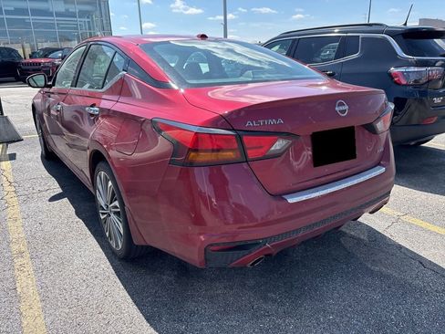 Used 2023 Nissan Altima 2.5 SL image 3