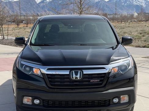Used 2020 Honda Ridgeline Sport image 2