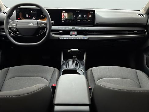 New 2025 Kia K4 LXS image 18