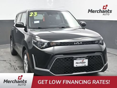 Used 2023 Kia Soul LX w/ LX Technology Package FWD image 1
