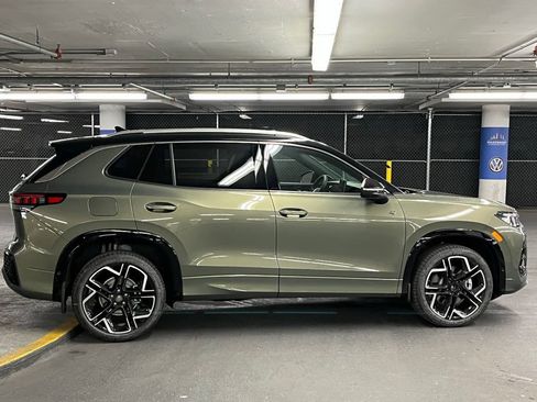 Used 2025 Volkswagen Tiguan SEL R-Line AWD/4WD image 41