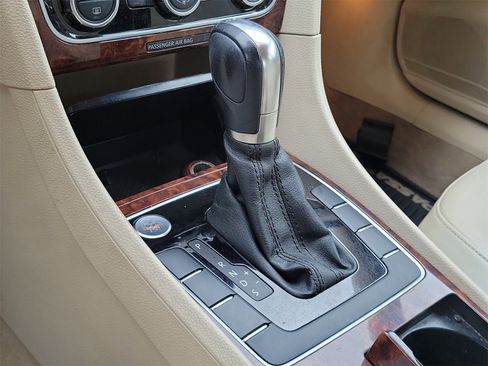 Used 2012 Volkswagen Passat 3.6 SEL Premium image 21