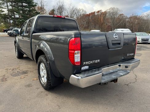 Used 2012 Nissan Frontier SV image 3
