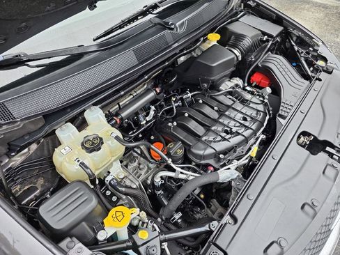 Used 2017 Chrysler Pacifica Limited w/ UConnect Theater Package image 42