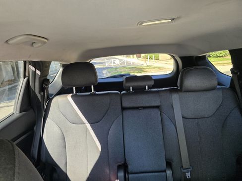 Used 2019 Hyundai Santa Fe SE AWD/4WD image 18