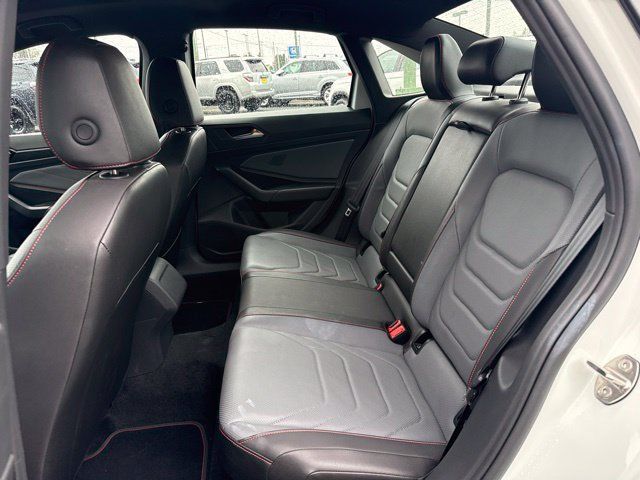 Used 2025 Volkswagen Jetta GLI Autobahn FWD image 12