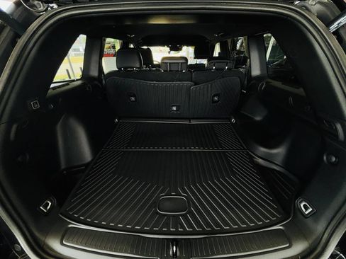 Used 2025 Jeep Grand Cherokee Limited AWD/4WD image 11