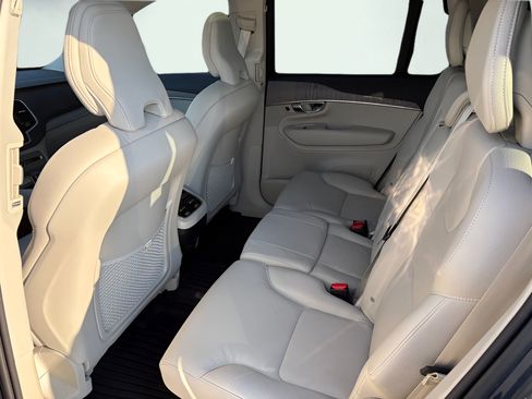 Used 2025 Volvo XC90 B6 Plus w/ Protection Package Premier AWD/4WD image 13