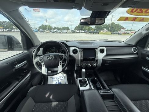 Used 2020 Toyota Tundra SR5 w/ SR5 Convenience Package AWD/4WD image 7