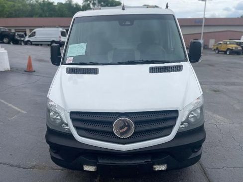 Used 2017 Mercedes-Benz Sprinter 3500 image 3