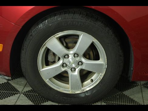 Used 2014 Chevrolet Cruze LT FWD image 4