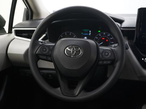 Used 2025 Toyota Corolla LE image 14