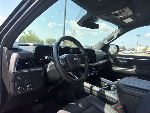 Used 2025 Chevrolet Tahoe LT RWD image 11