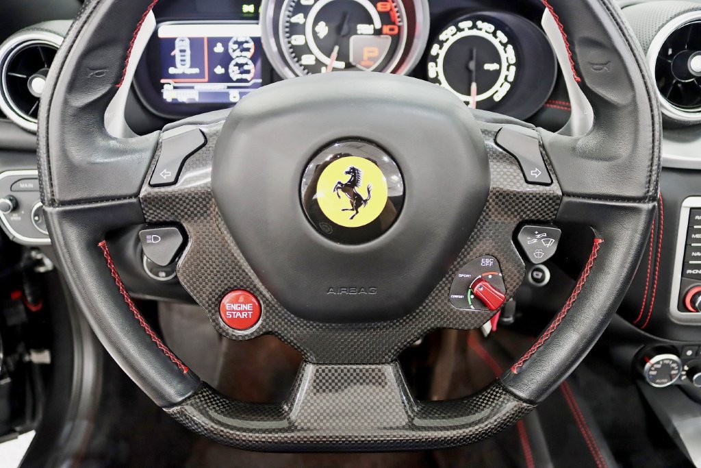 Used 2016 Ferrari California T RWD image 18