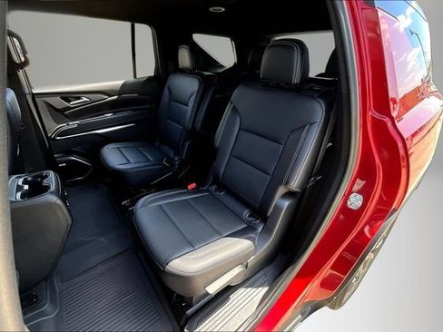Used 2024 Chevrolet Traverse LT w/ Enhanced Driving Package FWD image 22
