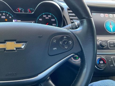 Used 2018 Chevrolet Impala LT image 24