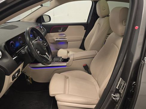 Used 2021 Mercedes-Benz GLA 250 w/ Premium Package image 4
