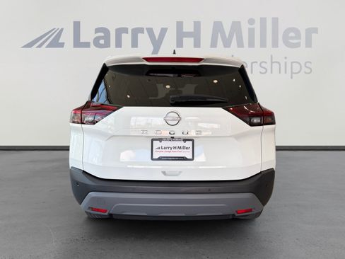 Used 2023 Nissan Rogue S FWD image 4