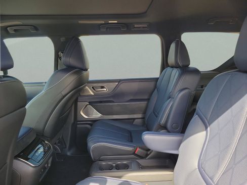 Certified 2026 INFINITI QX80 4WD w/ Sport Exterior Package image 25