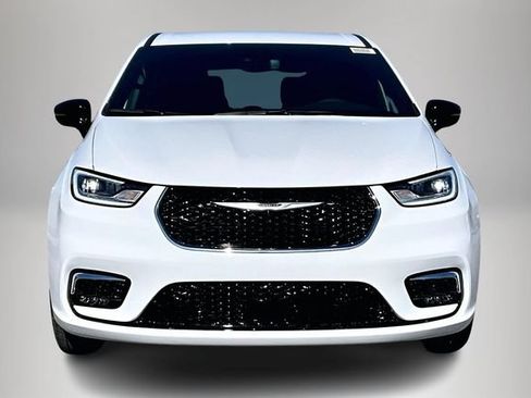 New 2026 Chrysler Pacifica Select FWD image 2