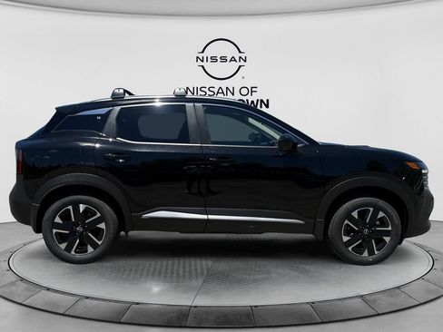 New 2026 Nissan Kicks SV w/ Cold Weather Package AWD/4WD image 6