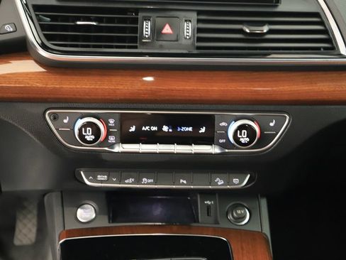 Certified 2022 Audi Q5 e Premium w/ Convenience Package image 18