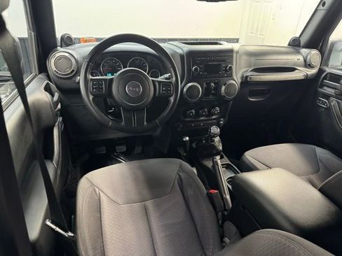 Used 2013 Jeep Wrangler Unlimited Sport image 7