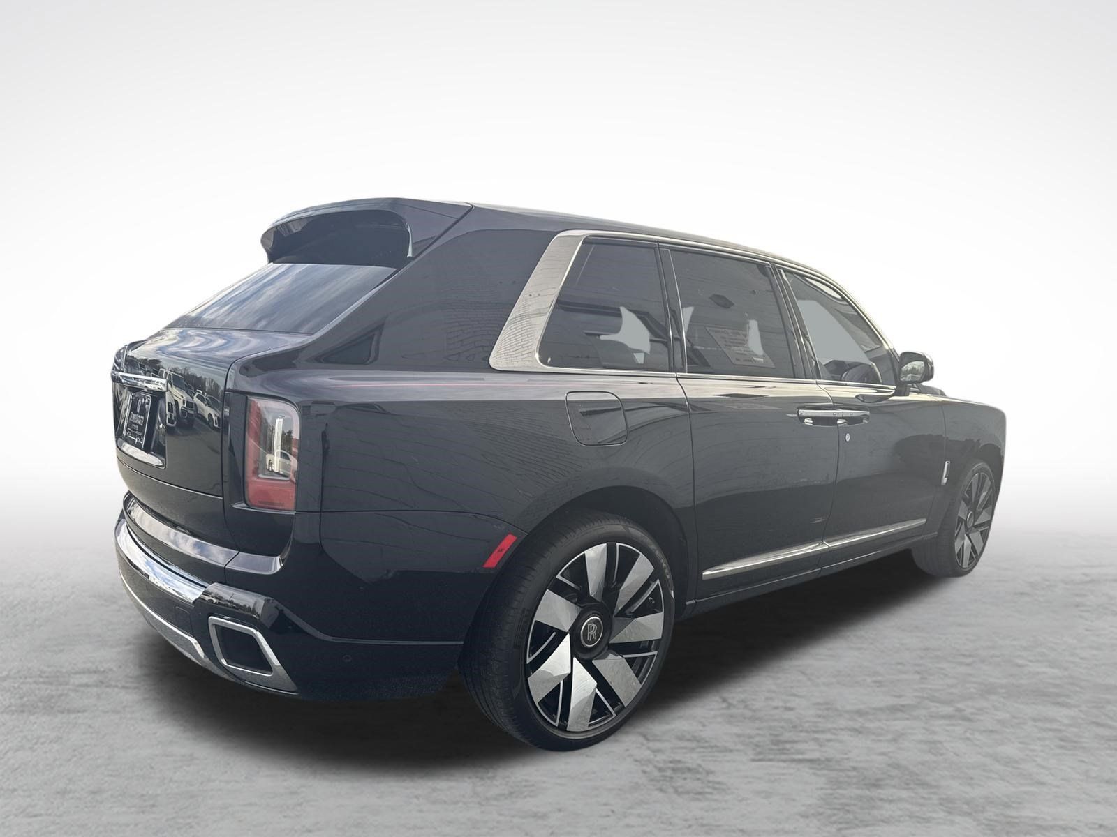Certified 2025 Rolls-Royce Cullinan AWD/4WD image 11