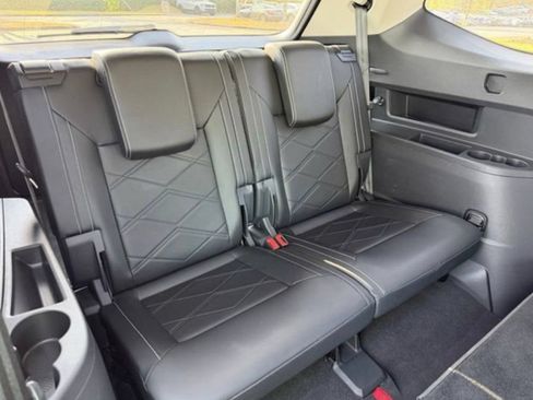 Used 2025 Volkswagen Atlas SE FWD image 15