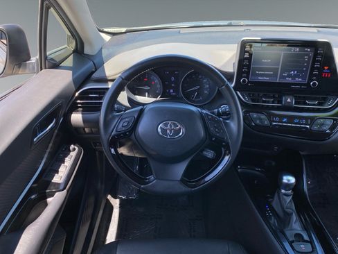 Used 2021 Toyota C-HR Limited FWD image 12