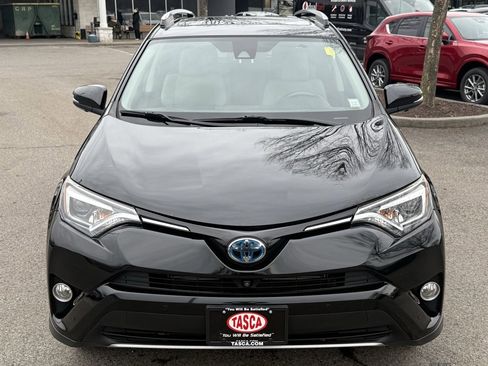 Used 2017 Toyota RAV4 Limited image 2