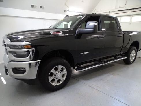 Certified 2025 RAM 2500 Big Horn AWD/4WD image 16