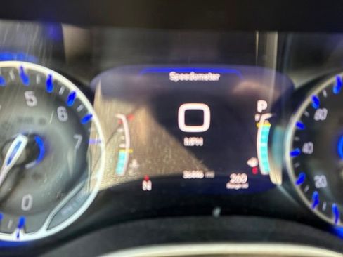 Used 2021 Chrysler Pacifica Touring w/ Cold Weather Group FWD image 7
