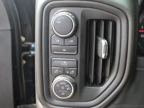 Used 2020 Chevrolet Silverado 2500 Custom w/ Custom Value Package image 21