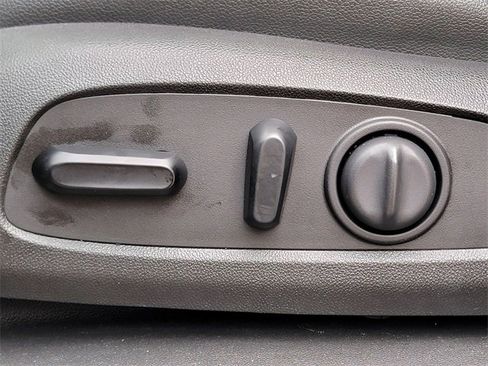 Used 2020 GMC Terrain SLT image 4