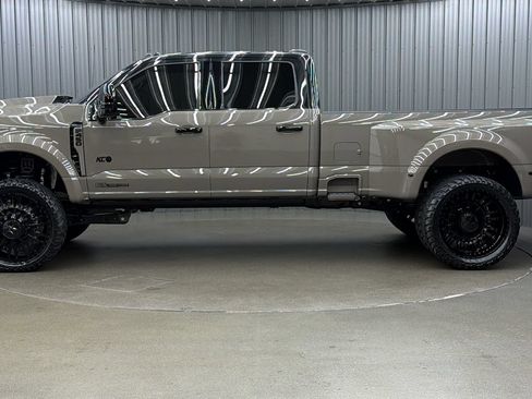 Used 2026 Ford F450 Platinum w/ Platinum Plus Package AWD/4WD image 2