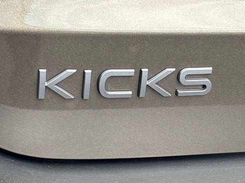 Certified 2025 Nissan Kicks SV w/ SV Premium Package AWD/4WD image 5