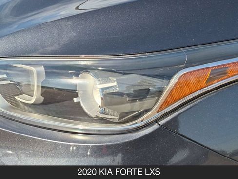 Used 2020 Kia Forte LXS FWD image 10