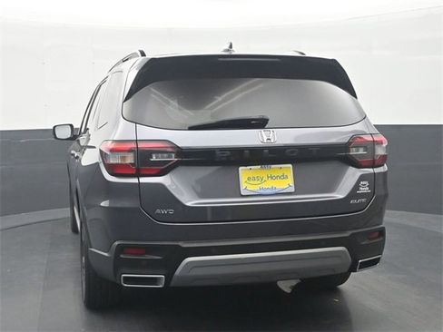 Used 2023 Honda Pilot Elite image 6