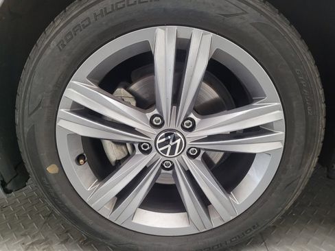 Used 2024 Volkswagen Jetta SE FWD image 31
