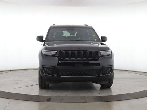 Used 2025 Jeep Grand Cherokee L Laredo AWD/4WD image 12