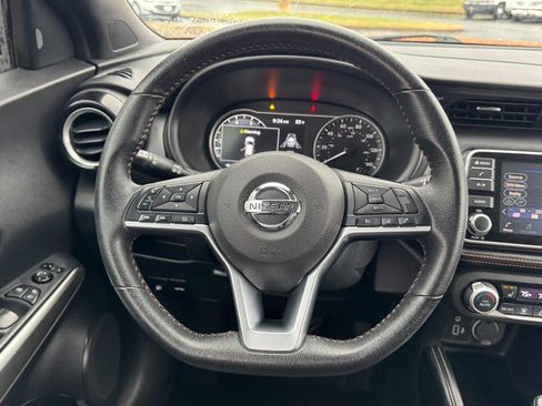 Used 2020 Nissan Kicks SR w/ SR Premium Package image 12