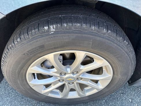 Used 2020 Chevrolet Equinox LT FWD image 27