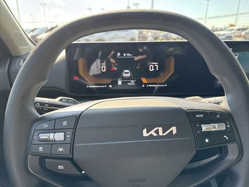 Used 2025 Kia K4 FWD image 20
